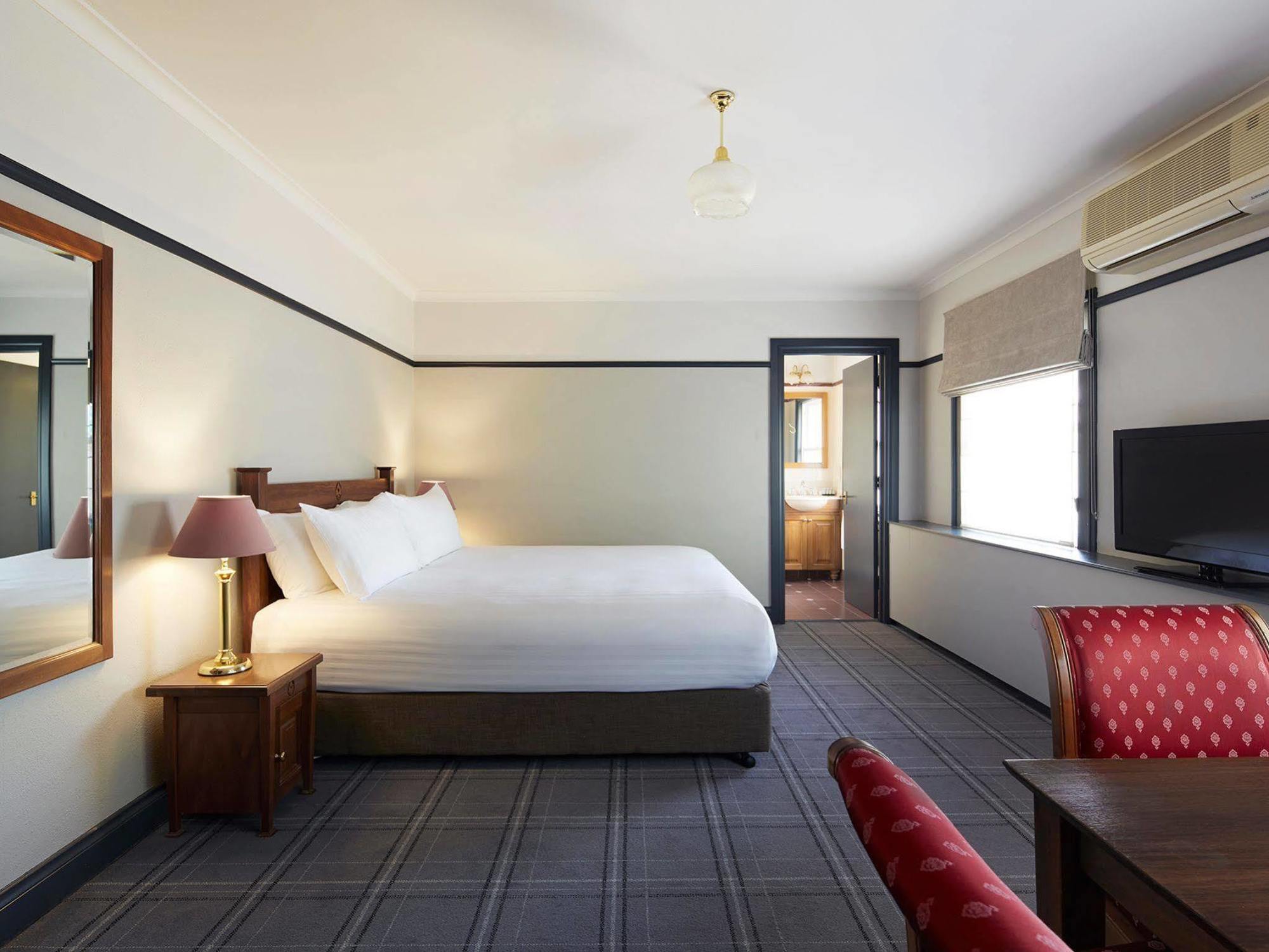 Brassey Hotel - Managed By Doma Hotels Canberra Exteriör bild