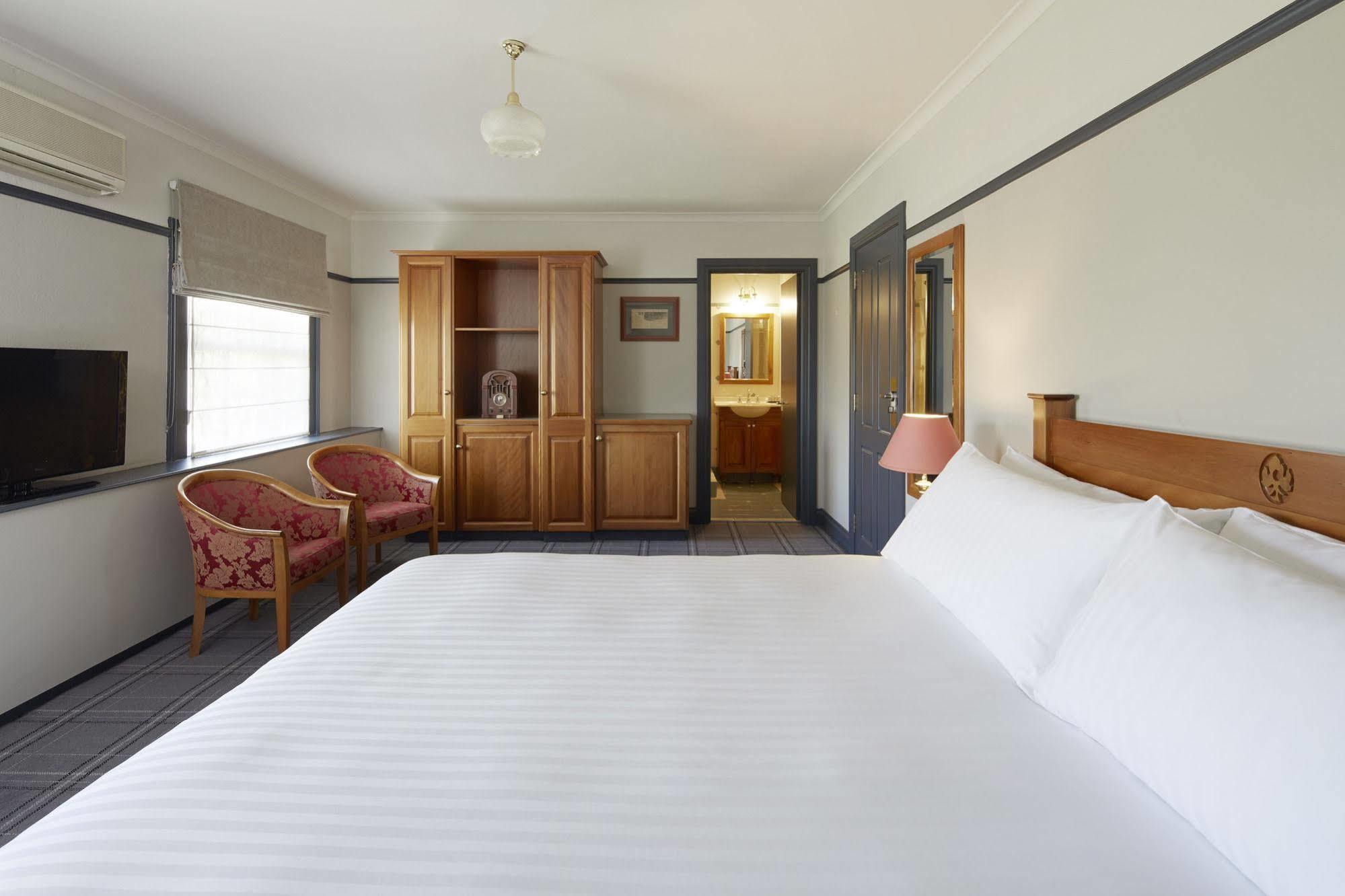 Brassey Hotel - Managed By Doma Hotels Canberra Exteriör bild