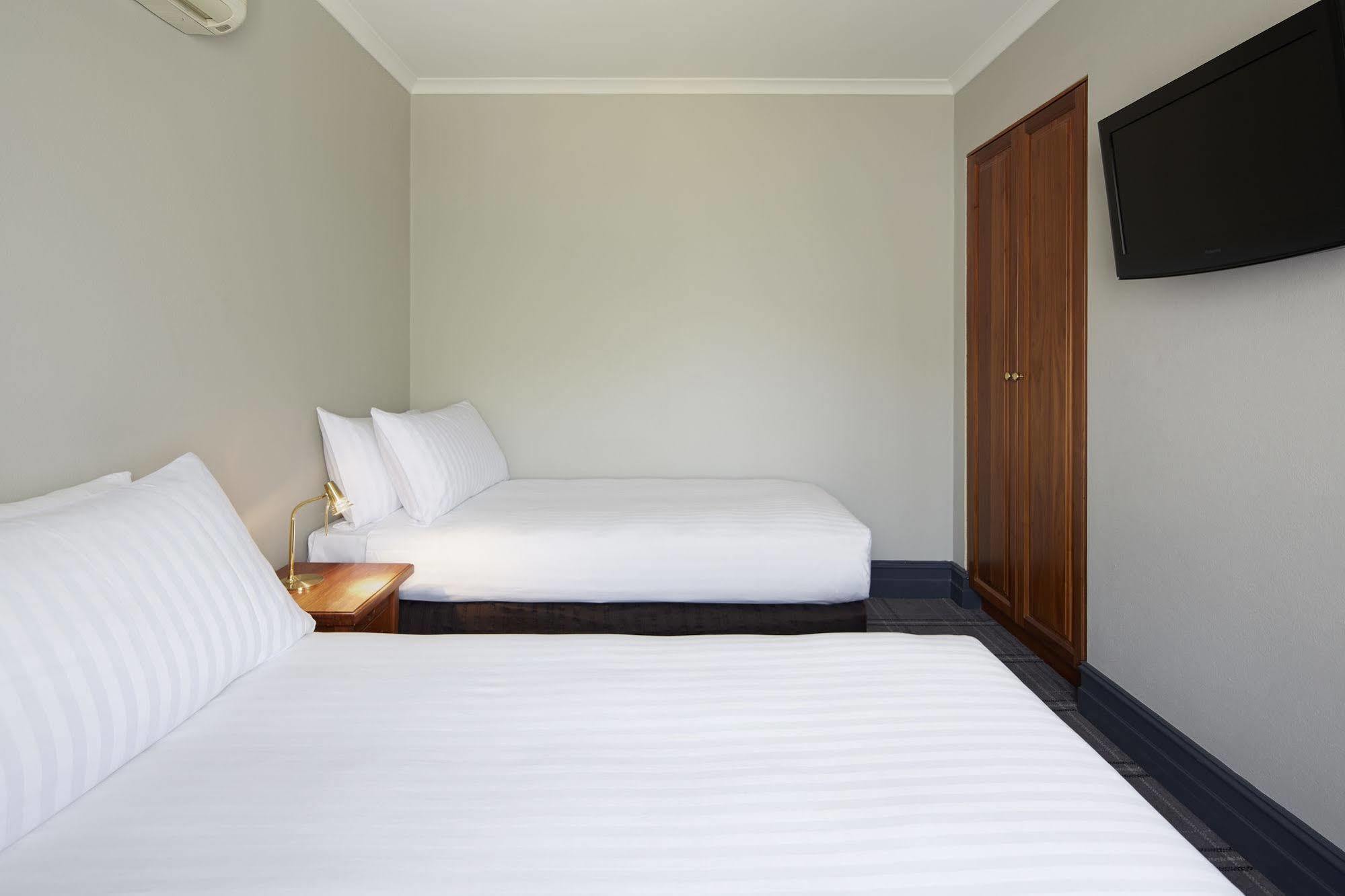 Brassey Hotel - Managed By Doma Hotels Canberra Exteriör bild